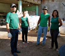 Os catadores pretendem melhorar as condições da reciclagem feita no município, com apoio da Prefeitura Municipal Os catadores pretendem melhorar as condições da reciclagem feita no município, com apoio da Prefeitura Municipal