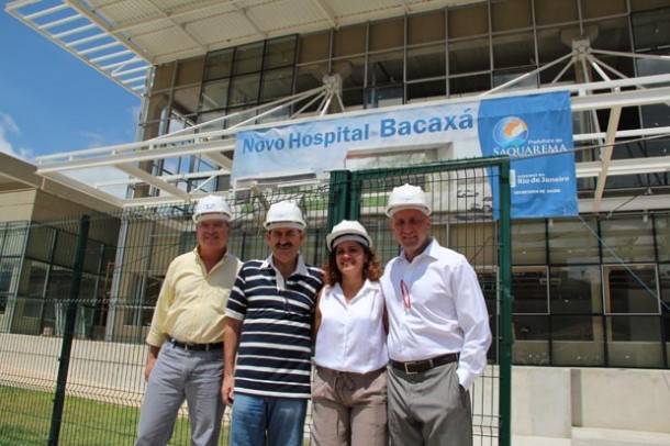 O secretário municipal de Saúde, Dr. Amílcar, o deputado Paulo Melo e a prefeita Franciane receberam Dr. Sergio Côrtes. (Foto: Edimilson Soares) O secretário municipal de Saúde, Dr. Amílcar, o deputado Paulo Melo e a prefeita Franciane receberam Dr. Sergio Côrtes. (Foto: Edimilson Soares)